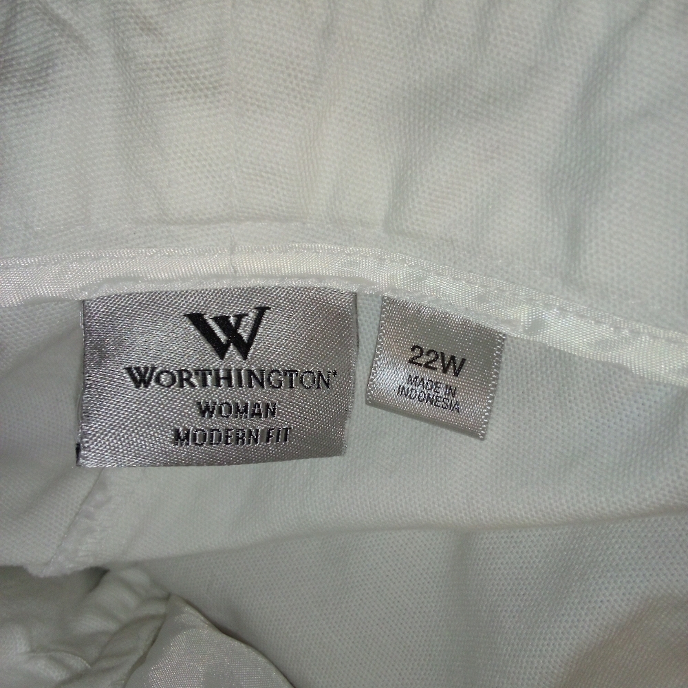 Ladies White Pants - Picture 5 of 6